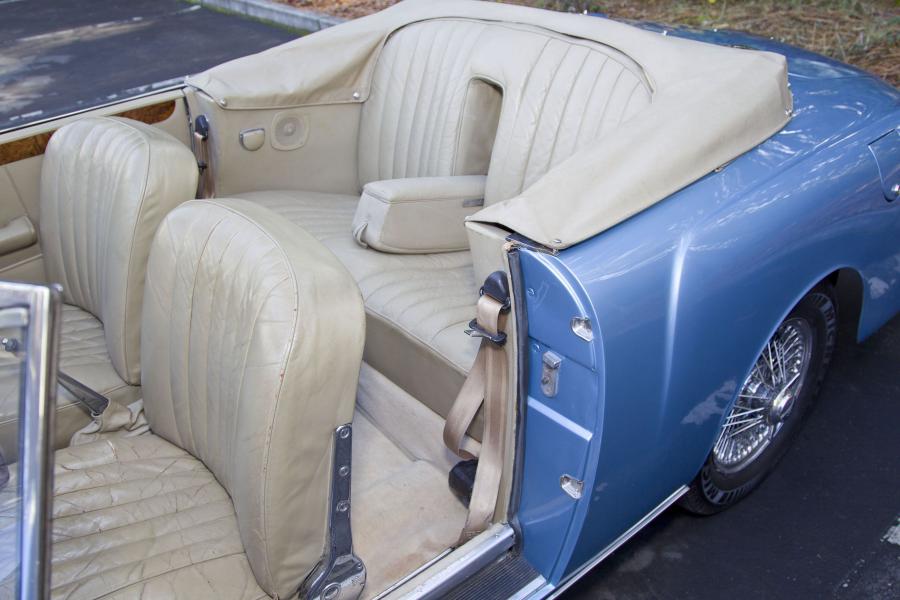 Интерьер Alvis TE21 Drophead Coupe 1965 года  (фото 7 из 14)